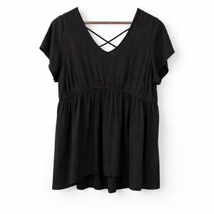 NWT Torrid 3X Challis Cross-back V Neck 0985 Blouse black